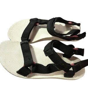 Teva Womens Black Strap Sandals With White Soles US 5 Adjustable Outdoor Shoes